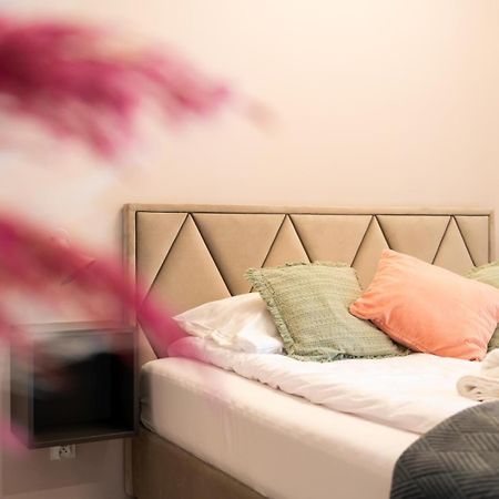 Apartament Smile - Z Prywatnym Monitorowanym Parkingiem By Spaceapart Jelenia Góra Kültér fotó