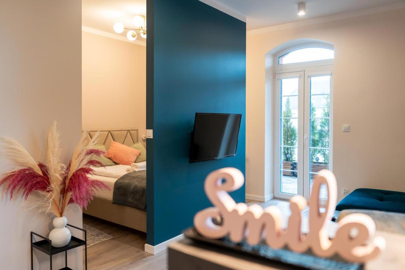 Apartament Smile - Z Prywatnym Monitorowanym Parkingiem By Spaceapart Jelenia Góra Kültér fotó
